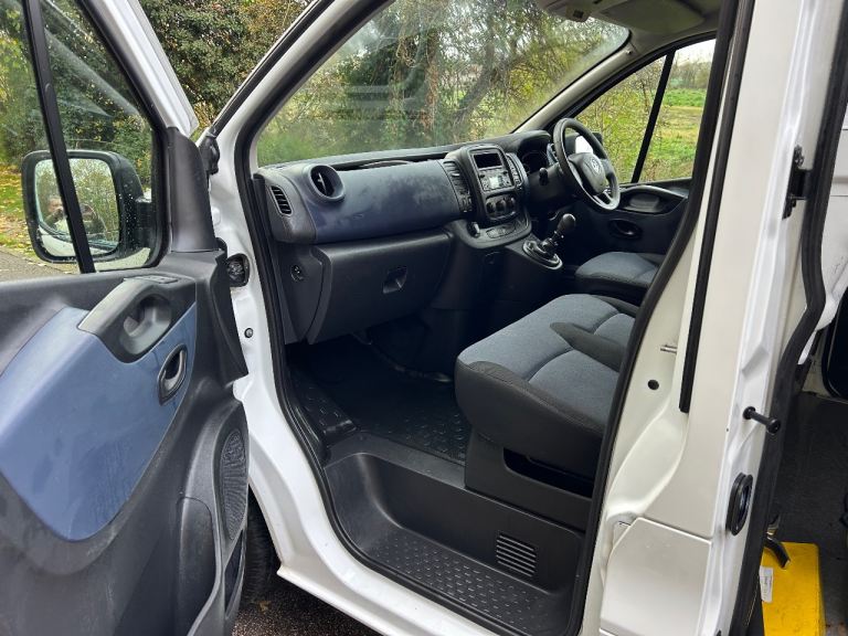 70,000 MILES VAUXHALL VIVARO 1.6 CDTI 2018 FREE ULEZ EX BT EXCELLENT CONDITION NO VAT