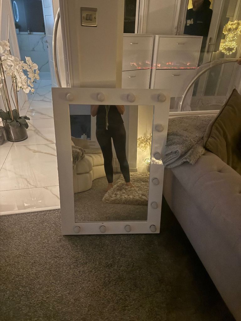 Light up mirror 