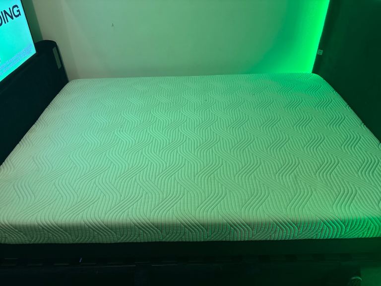 Tempur pro plus mattress (double)