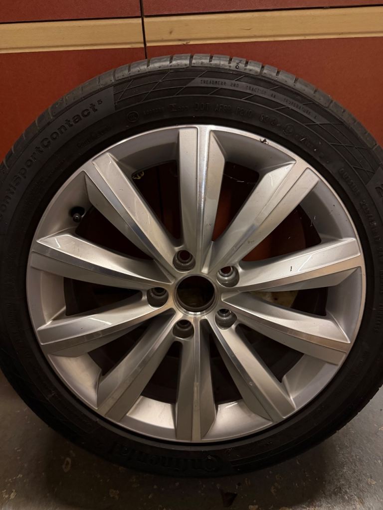 235 / 45 / r17 with alloy