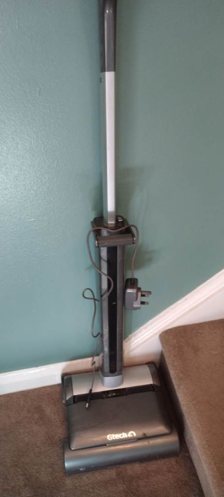 Gtech AirRam Cordless Vacuum Cleaner – Good Condition