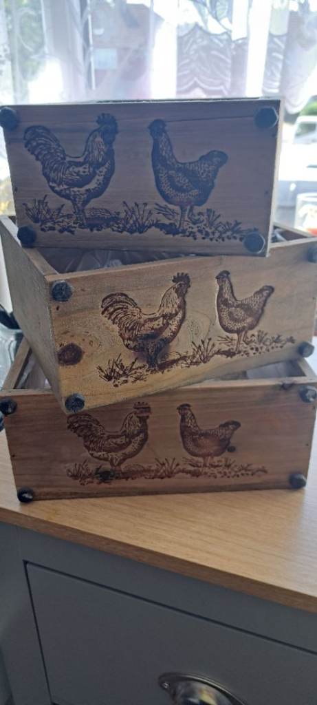 Set of 3 Wooden Planter/storage with Chicken Motif