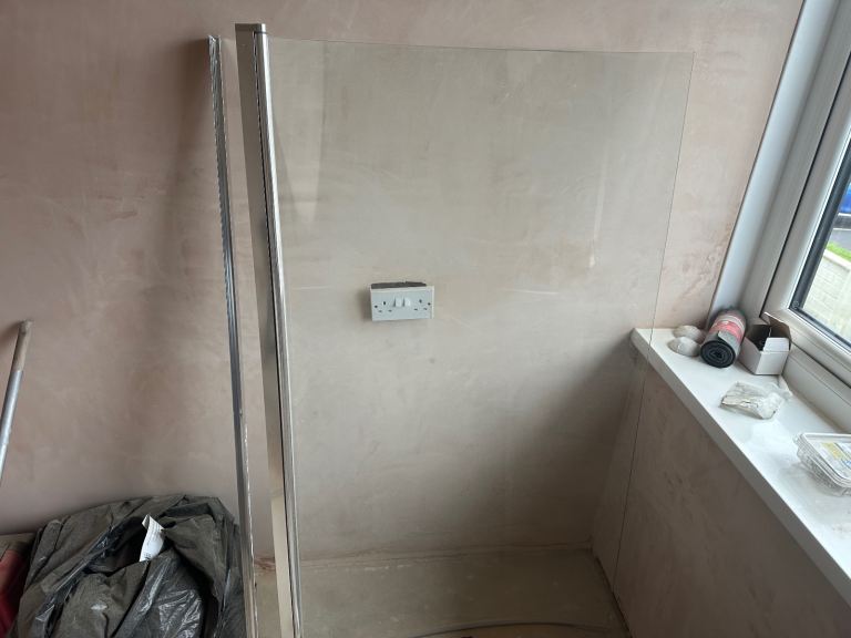 4mm Curved Shower Screen *NO TIMEWASTERS*