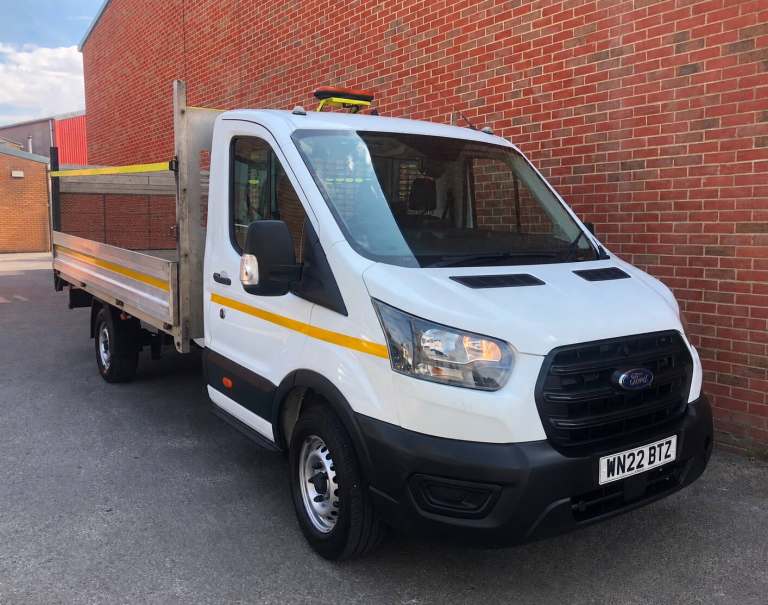 Dropside with tail lift