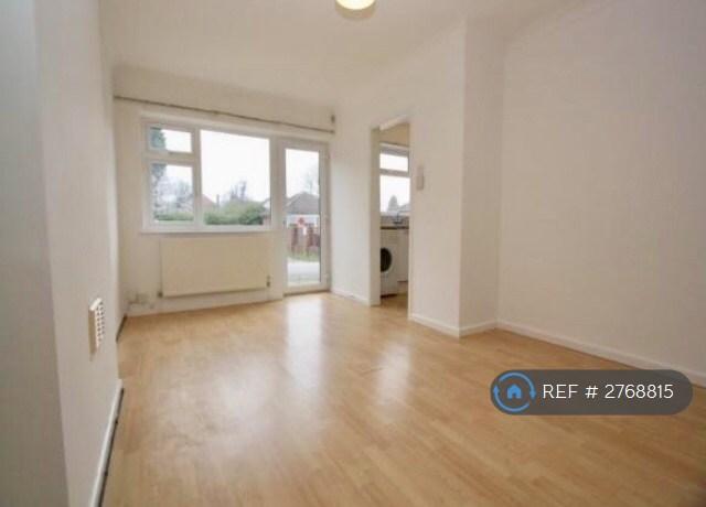 2 bedroom flat in Kendal Court, West Bridgford, Nottingham, NG2 (2 bed) (#2768815)