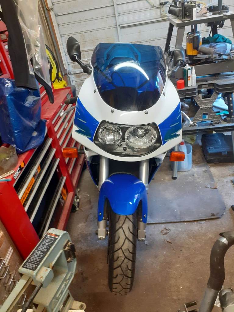 Suzuki, gsxr 1100cc 1996, 1074 (cc)