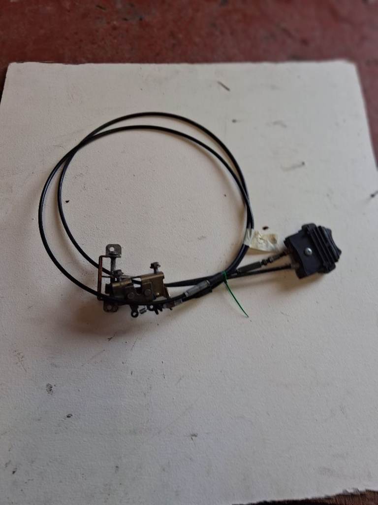 Lexmoto Chieftain 125 Seat & Petrol Cap Release