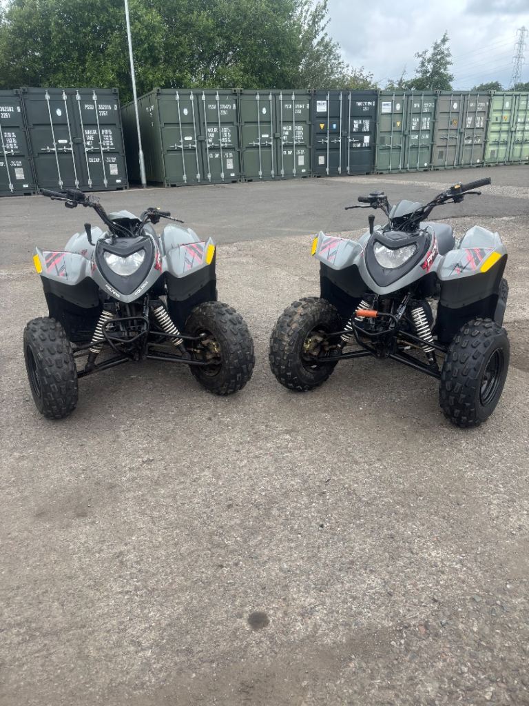 Polaris phoenix 200 quad bike 