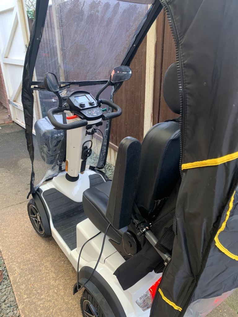 White Ignite Mini Road scooter