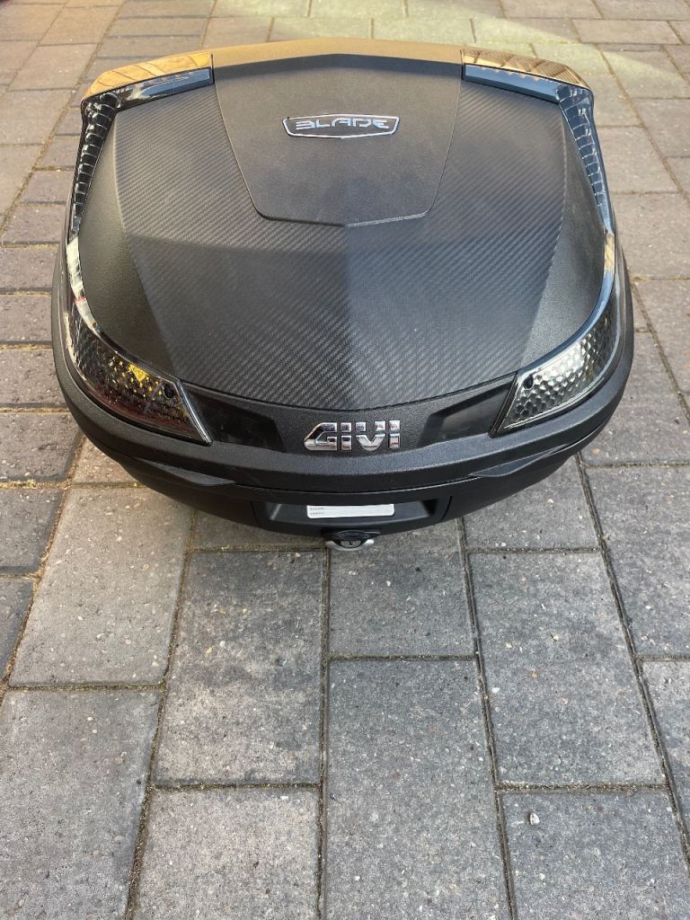 GIVI Blade MONO Lock top box 