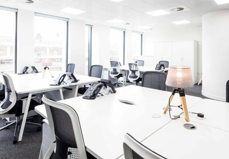 *Monument* Private Offices: 4 to 60 desks | Serviced Office to Rent in EC4