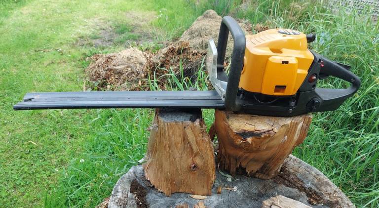 Mcculloch petrol hedge trimmer