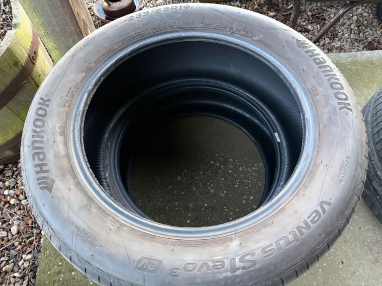 Qty 2 Hankook Ventus S1 Evo 3 EV Tyres in 235/55/19