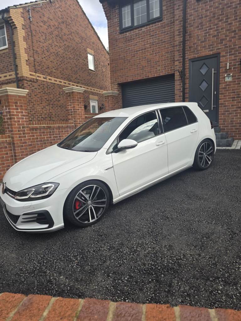 Volkswagen, GOLF, Hatchback, 2017, Manual, 1968 (cc), 5 doors