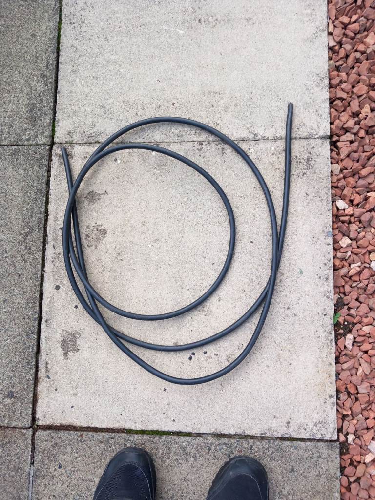 3.5 Meters of Armoured cable 