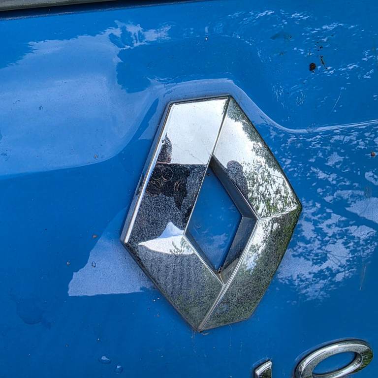 Renault clio mk4 2013-2018 taligate logo