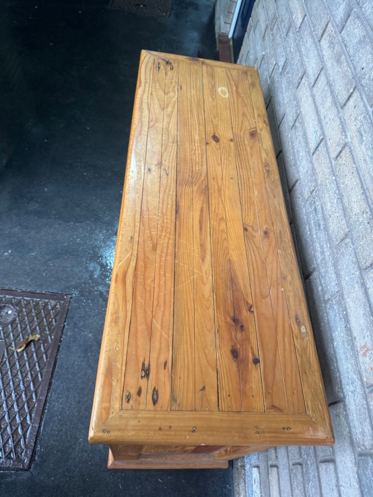 Rustic Solid pine merchant chest of drawers very good condition possible delivery