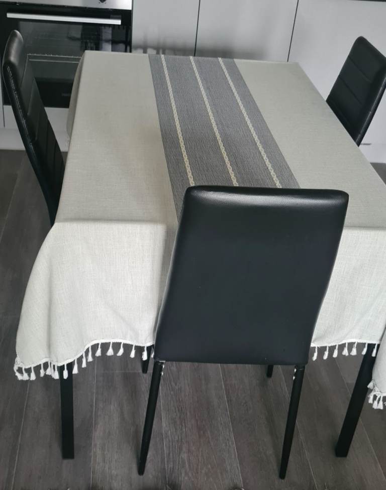 Dinning table and chairs 