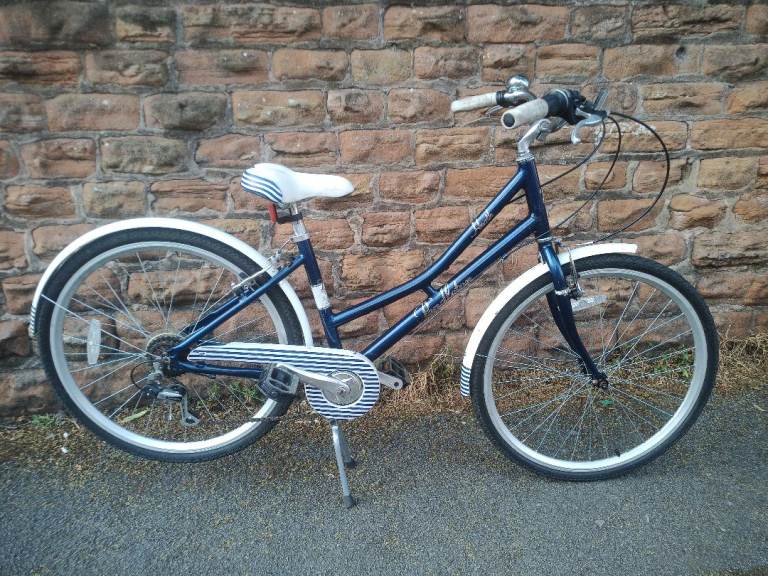 Pendleton Heath Small Ladies Teens Girls Classic Style Junior Bike 26-inch wheels