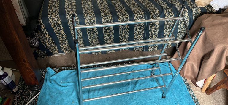 Extendable Metal Shoe rack with 4 shelves 