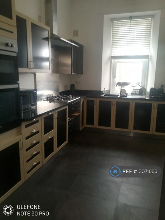 2 bedroom flat in Shields Road, Glasgow, G41 (2 bed) (#3071666)