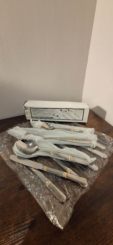 QUEEN GOLD Cutlery Set - 24 Pieces – Silver with Gold Detail