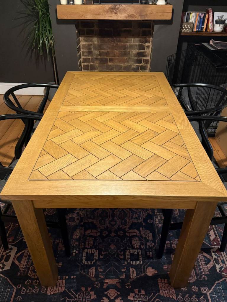 Oak Chevron Dining Table - 150cm (l) x 85cm (w) x 75cm (h)