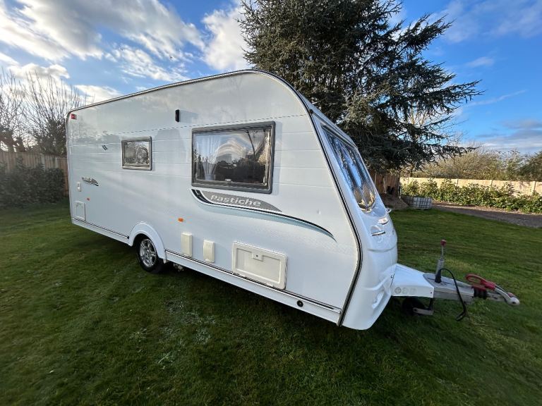 Coachman 2 berth with motormover 