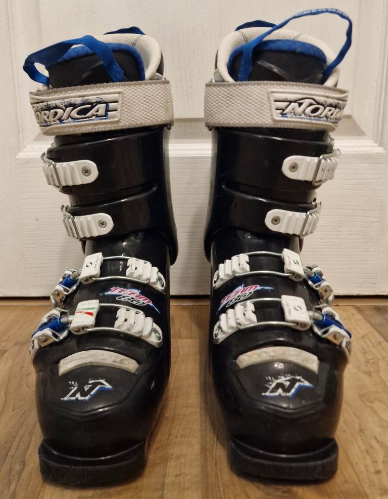 Nordica Dobermann Skis Boots Size UK 6-6.5