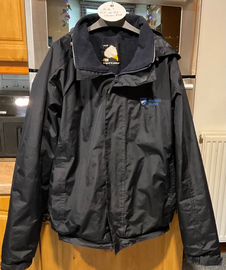Work coat/dog walking item etc etc. JUST WASHED. Size large. Bargain price thanks 🙏 