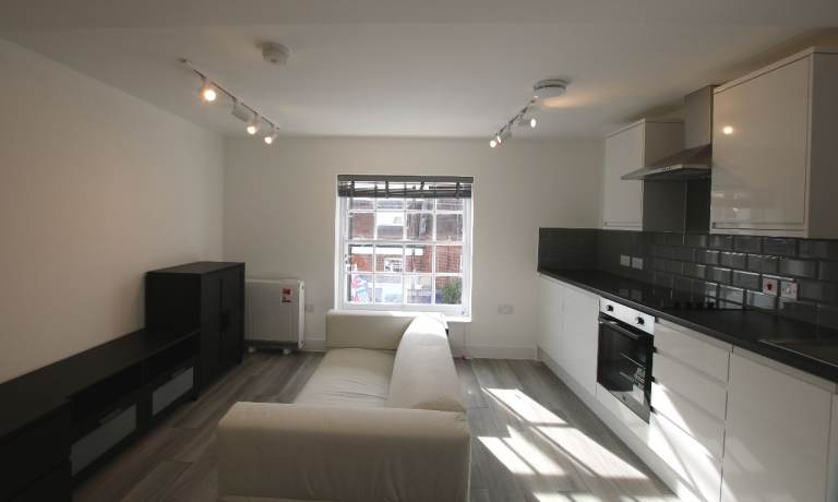 1 Bedroom Flat Available To Rent On High Street, Barnet, EN5