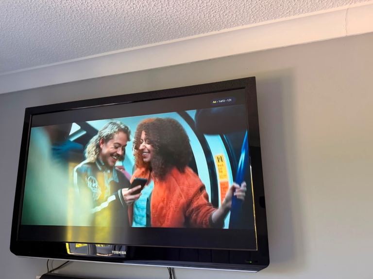 TOSHIBA 42HL833B LCD Colour TV – Good Working Condition