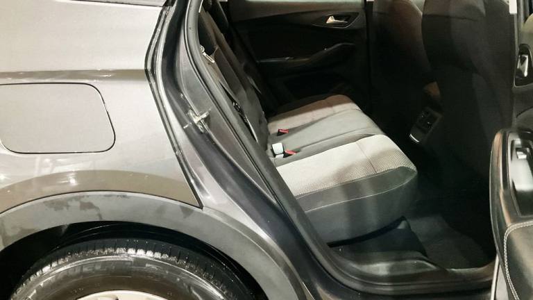 2019 Vauxhall Grandland X 1.2 Turbo GPF SE SUV 5dr Petrol Manual Euro 6 (s/s) (130 ps) 1 FORMER O...