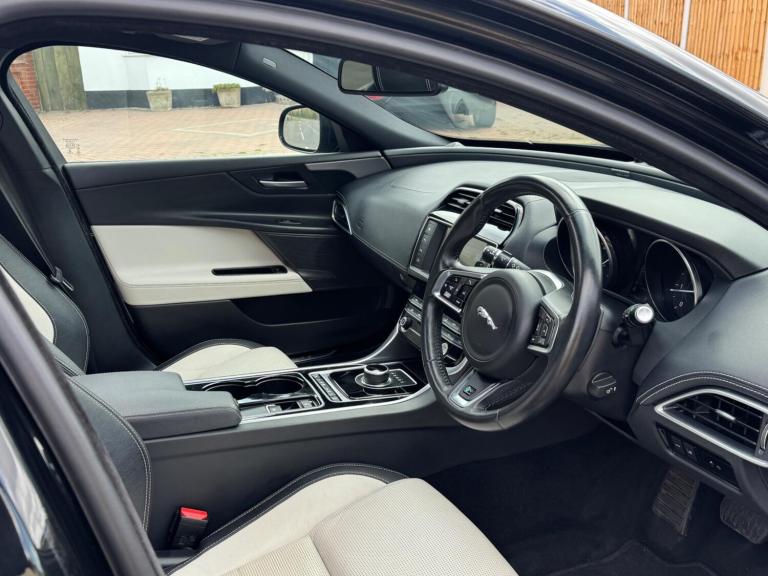 2017 Jaguar XE 2.0d R-Sport Auto Euro 6 (s/s) 4dr SALOON Diesel Automatic