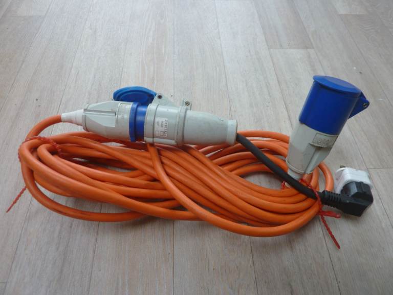  Caravan / Motor home Heavy duty mains hook up 9.5 metres + European extension lead & 3 pin adaptor.