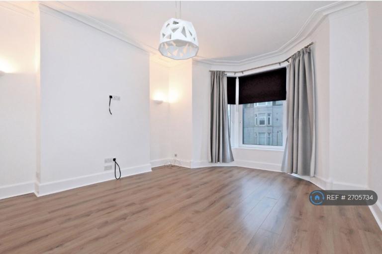 1 bedroom flat in Victoria Road, Aberdeen, AB11 (1 bed) (#2705734)