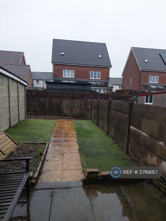 3 bedroom house in Stockdale Crescent, Bamber Bridge, Preston, PR5 (3 bed) (#2716867)