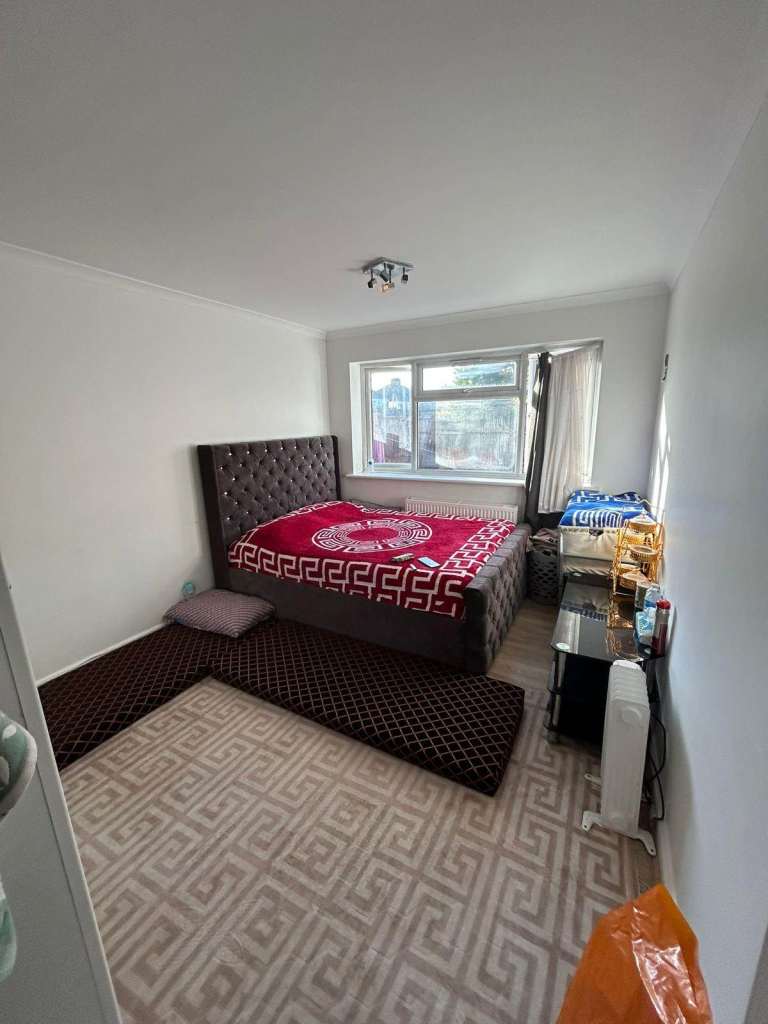 2 Bedroom flat In Northolt
