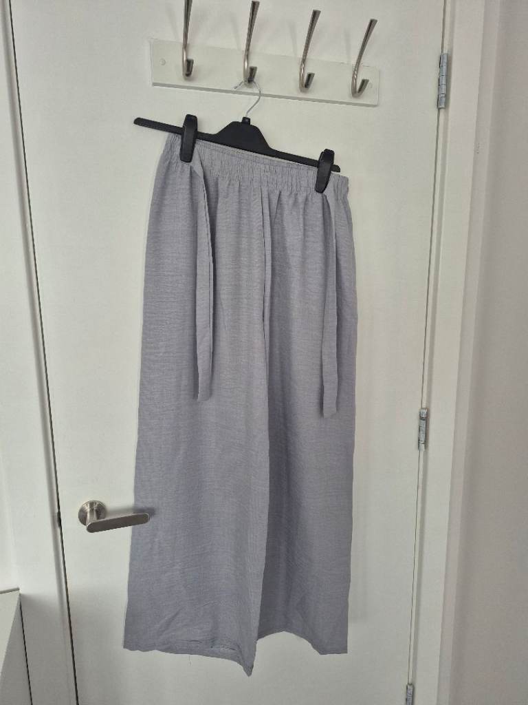 Stylish Grey Womens Trousers – As good as new