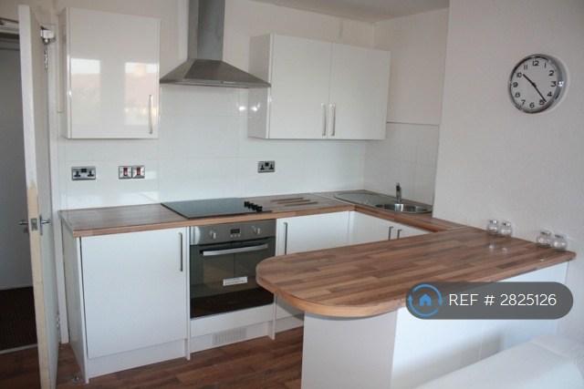 4 bedroom flat in Pitmedden Crescent, Aberdeen, AB10 (4 bed) (#2825126)