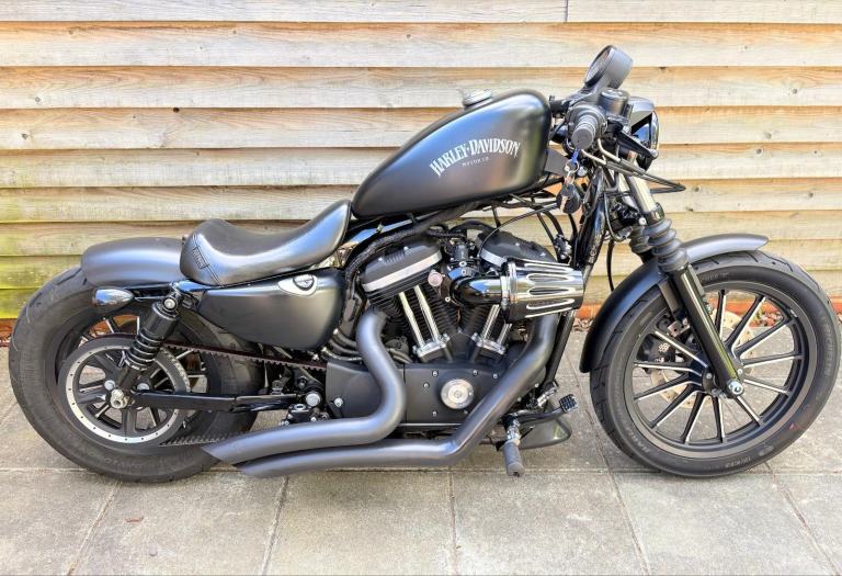 2014 / 64 Harley-Davidson XL883N IRON £5250 Black 8049 miles.