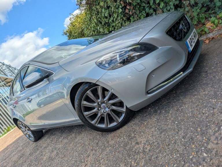 2015 15 VOLVO V40 2.0 T3 SE LUX NAV HATCHBACK 5DR PETROL MANUAL EURO 6 (S/S) (15