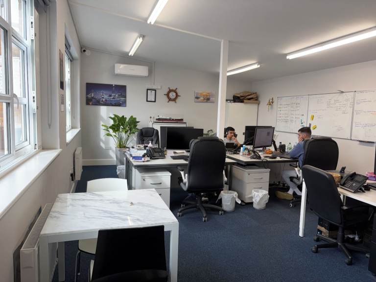 8 - 10 person office, full business rates relief, opposite Potters Bar station 