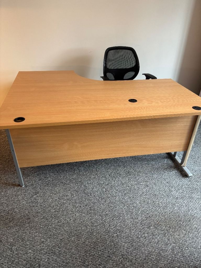 Office Desk like new. 