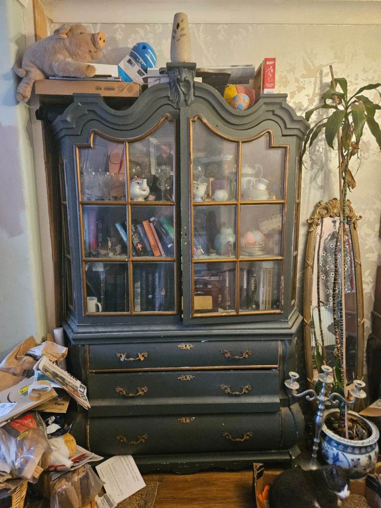 Antique/vintage rococo style display cabinet. Loved needs tlc. Beauty and the beast vibes!