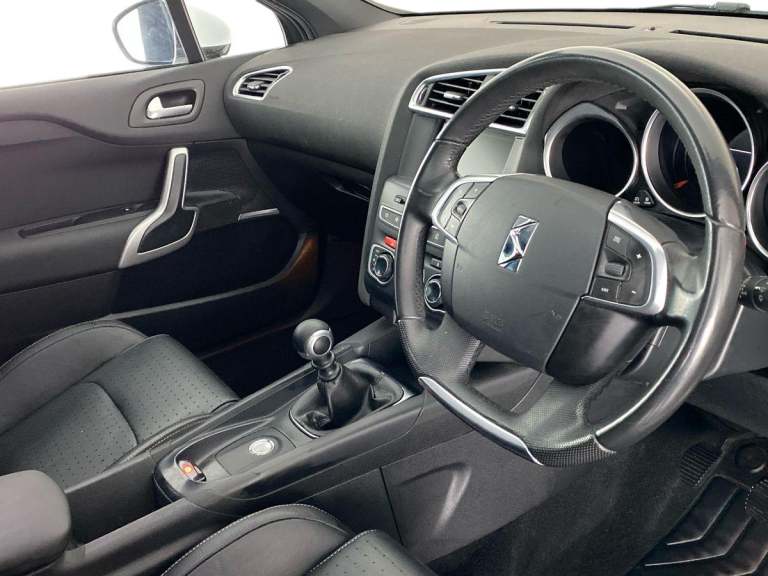 2017 DS Automobiles Ds4 Prestige Puretech S/s 4 Puretech Prestige S/S Hatchback PETROL Manual