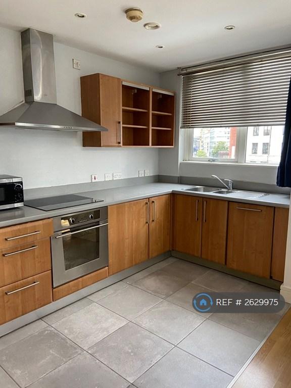 2 bedroom flat in The Gallery, Manchester, M3 (2 bed) (#2629975)