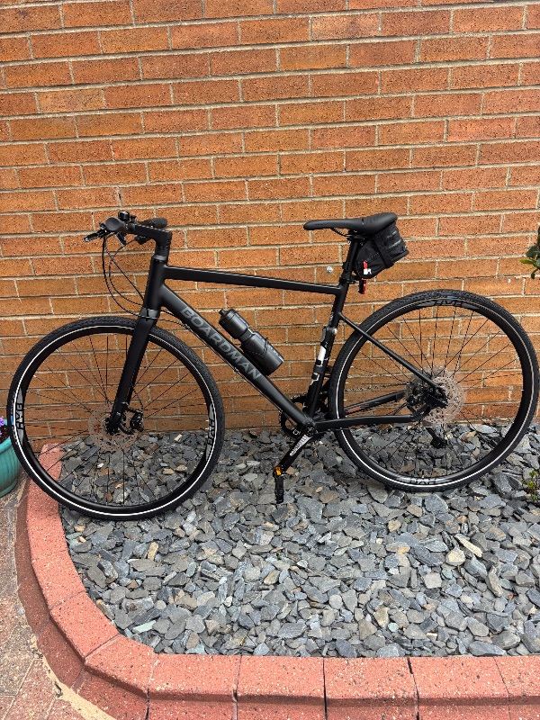 Boardman HYB 8.8 Mens Hybrid Bike - Medium Frame
