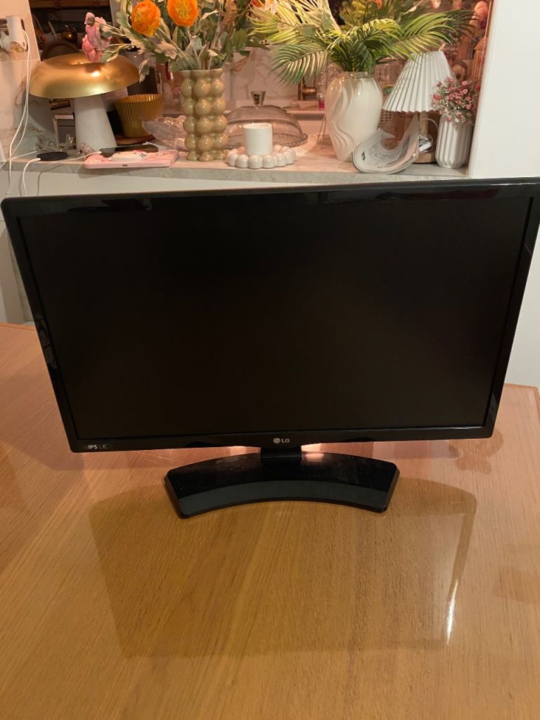 LG 22 inch LED TV 