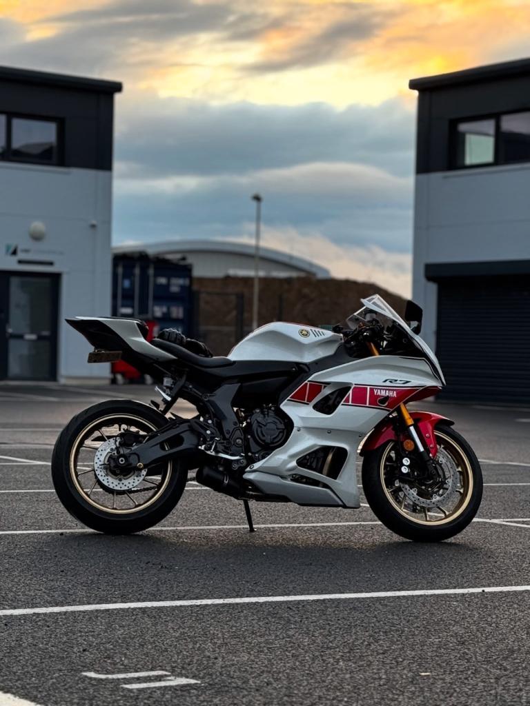 Yamaha, R7, 2024, 689 (cc)